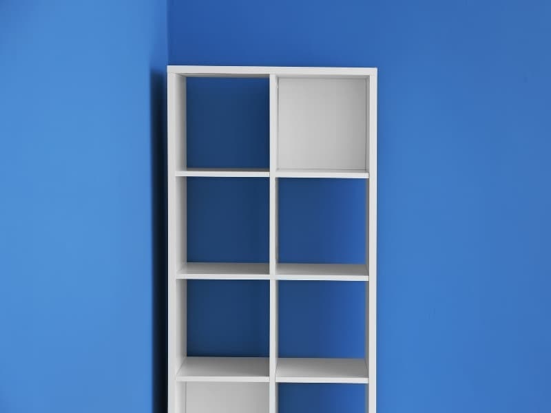 Used furniture display in Dubai