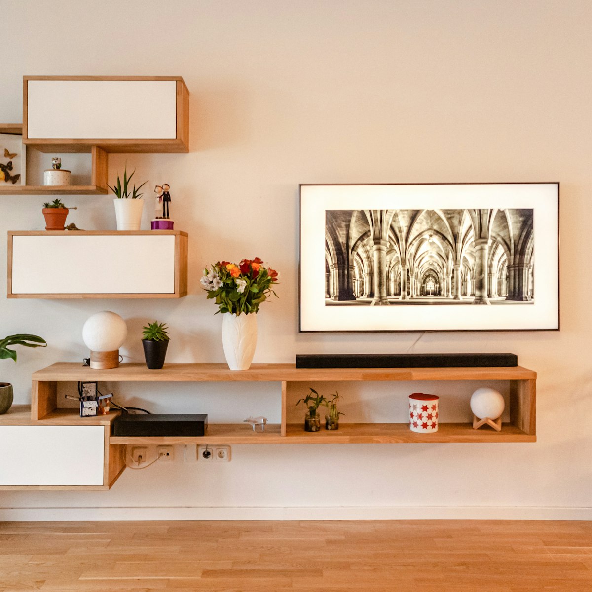 Used bookshelf furniture in Dubai